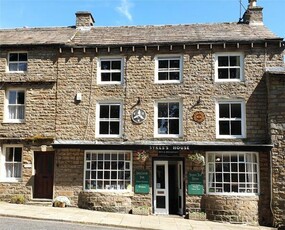 6 Bedroom Terraced House For Sale In Leyburn, North Yorkshire