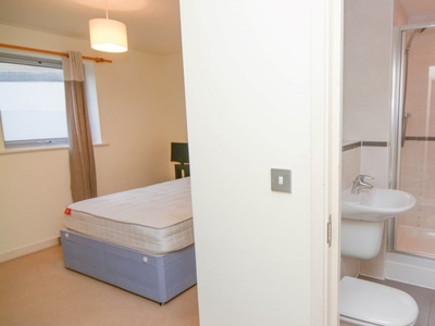 Room in a 5-Bedroom Apartment for rent in Poplar, London