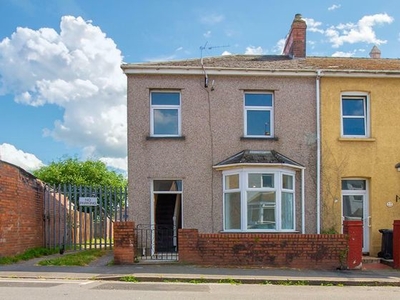 3 bedroom end of terrace house for sale Newport, NP19 7DN