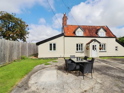 Church Road, Bacton, Stowmarket - 4 bedroom detached house
