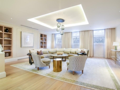 3 bedroom apartment for sale in Buckingham Gate, St James's, SW1, SW1E