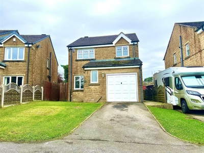 3 bedroom detached house for sale in Stonehouse Drive, Queensbury, Bradford, BD13
