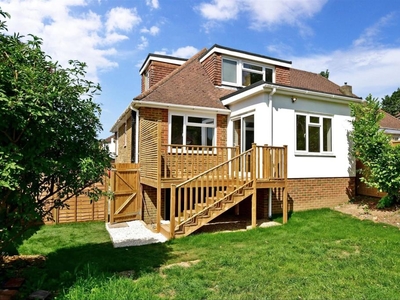 4 bedroom chalet for sale in Carden Crescent, Patcham, Brighton, East Sussex, BN1