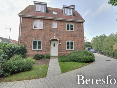 4 bedroom detached house for sale in River Court, Mountnessing, CM15