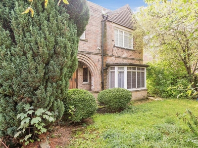 4 bedroom detached house for sale in Rockwood Road, Calverley, Pudsey, LS28