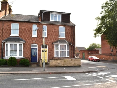 4 bedroom semi-detached house for rent in Leicester Street, Leamington Spa, Warwickshire, CV32