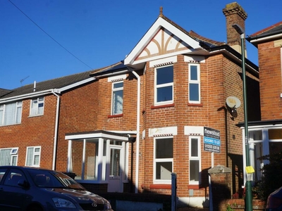 Studio flat for rent in Elmes Road, Bournemouth, BH9