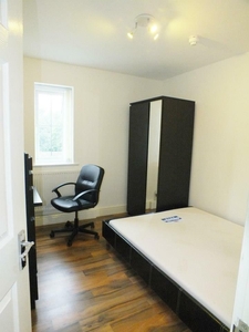 3 bedroom flat for rent in Flat 5, Bawas Place, 205 Alfreton Road, Radford, Nottingham, NG7 32W, NG7