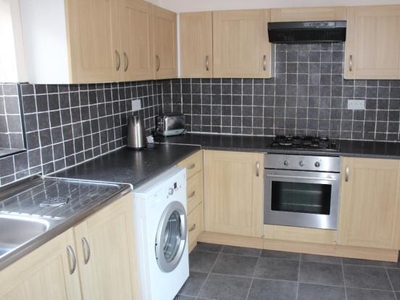 5 bedroom flat for rent in Addycombe Terrace,Heaton,Newcastle Upon Tyne,NE6