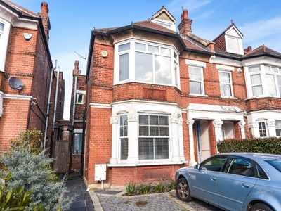 Flat to rent - Shooters Hill Road, London, SE3