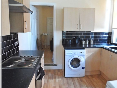 Room to rent in Cemetery Road, Woodlands DN6