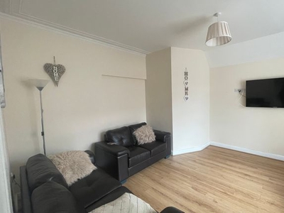 Room to rent in Princess Road, Doncaster S64