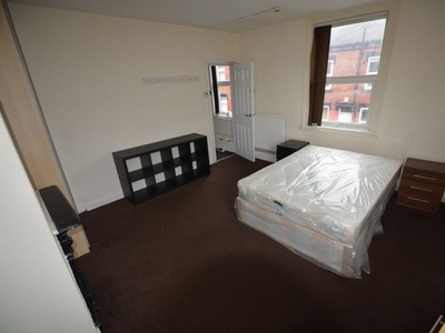 Room to rent in Thornville Mount, Leeds LS6