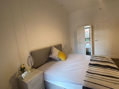 Room to rent in Urban Road, Room 2, Doncaster DN4