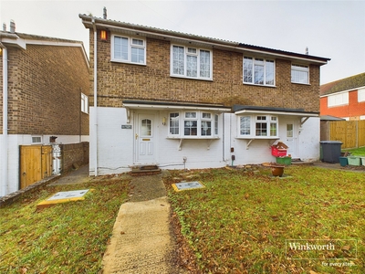Yew Tree Rise, Calcot, Reading, Berkshire, RG31 3 bedroom house in Calcot
