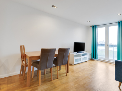 1 bedroom property for sale in Limeharbour, London, E14