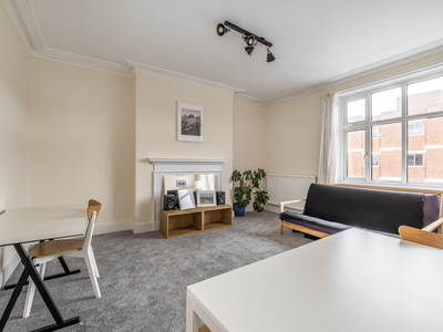 1 bedroom property for sale in Lymington Road, London, NW6