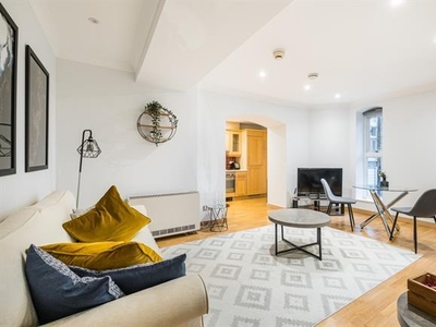 1 bedroom property to let in High Timber Street London EC4V