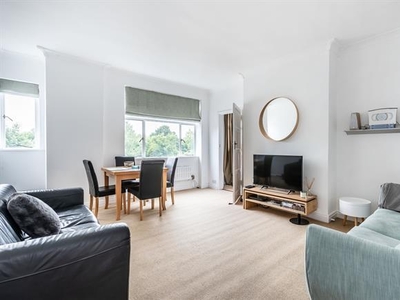 1 bedroom property to let in Trinity Close, SW4