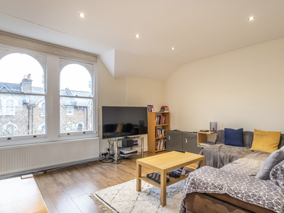 2 bedroom property for sale in Lowfield Road, London, NW6