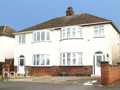 3 bedroom semi-detached house for rent in Southfields Drive, PE2