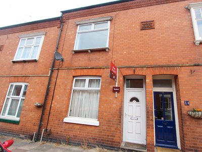 3 bedroom terraced house for rent in Lytton Road, Clarendon Park, Leicester, LE2