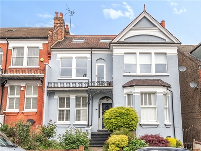 4 bedroom property for sale in Muswell Road, London, N10