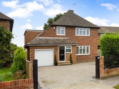 4 bedroom property to let in Corunna Drive Horsham RH13