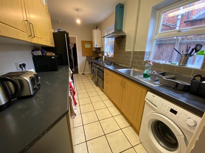 4 bedroom terraced house for rent in Hamilton Street, Evington, Leicester, LE2