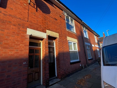 4 bedroom terraced house for rent in Howard Road, Clarendon Park, Leicester, LE2