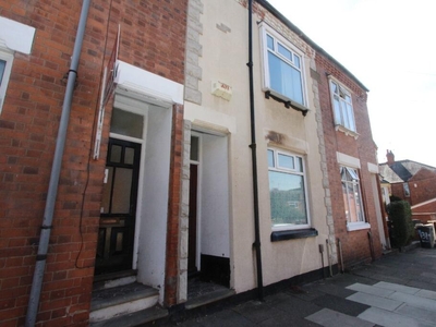 4 bedroom terraced house for rent in Howard Road, Clarendon Park, Leicester, LE2