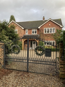 5 bedroom property for sale in Mill Road, Lower Shiplake, RG9