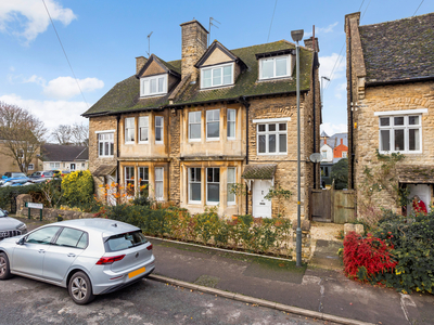 5 bedroom property for sale in St. Peters Road, Cirencester, GL7