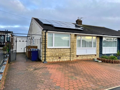 2 bedroom bungalow for sale in Chadderton Drive, Chapel House Estate, Newcastle upon Tyne, NE5