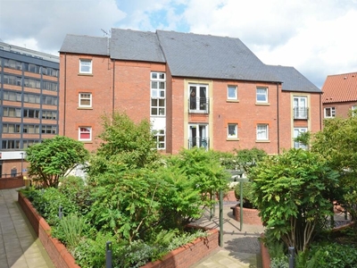 2 bedroom flat for sale in Strand House, Piccadilly Plaza, York, YO1
