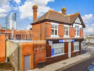 2 bedroom flat for sale in Warblington Street, Old Portsmouth, Portsmouth, Hampshire, PO1