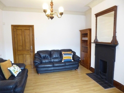 2 bedroom terraced house for rent in Lister Street, Huddersfield, West Yorkshire, HD5