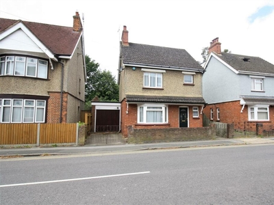 3 bedroom detached house for sale in Lennox Road, Bletchley, Milton Keynes, MK2