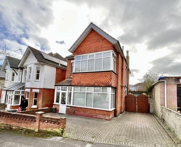3 bedroom detached house for sale in Sunnyhill Road, Southbourne, Bournemouth, BH6
