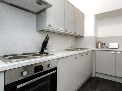 3 bedroom flat for rent in Morrison Street, West End, Edinburgh, EH3