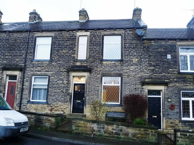 3 bedroom terraced house for sale in Apperley Road, Idle, BD10