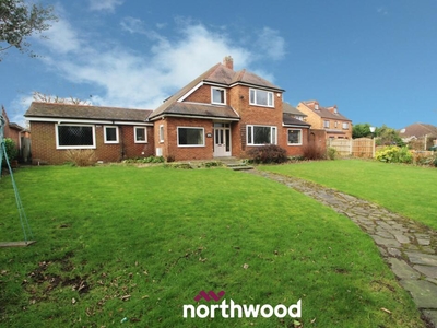 4 bedroom detached house for sale in Coppice Grove, Hatfield, Doncaster, DN7