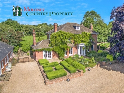 5 bedroom country house for sale in Boughton Monchelsea, Kent, ME17