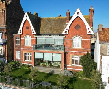 5 bedroom semi-detached house for sale in Cliff Street, Ramsgate, Kent, CT11