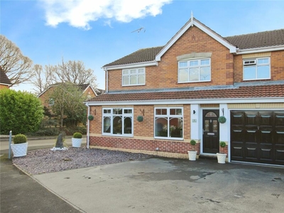 6 bedroom detached house for sale in Acer Croft, Armthorpe, Doncaster, South Yorkshire, DN3