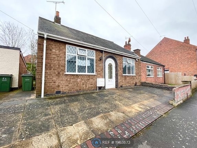 Bungalow to rent in Beaumont Street, Oadby, Leicester LE2