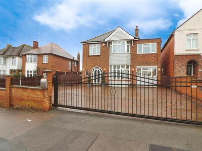 Detached house for sale in Wellingborough Road, Rushden NN10