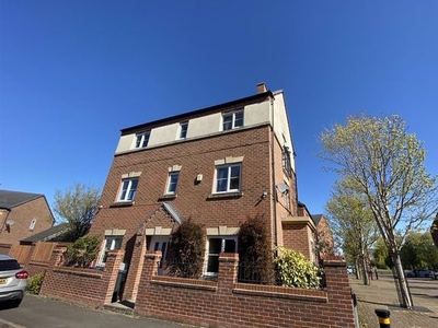 Detached house to rent in Brook Way, Edgbaston, Birmingham B16