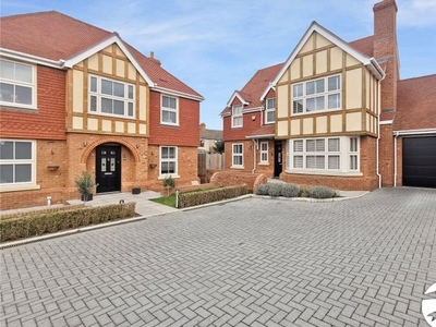 Detached house to rent in Hampton Close, Dartford DA1