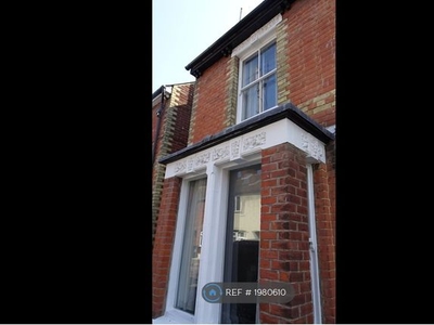 End terrace house to rent in Albert Road, Canterbury CT1